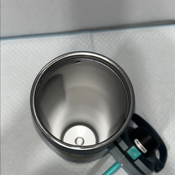 Owala Dark Blue Insulated Water Bottle with Straw 40oz (1185ml) - Picture 10 of 12